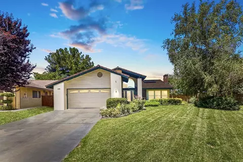 3125 Glad Way, Lancaster, CA 93536 photo 2