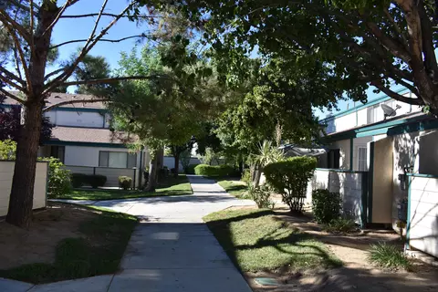 44526 E 15th St UNIT 5, Lancaster, CA 93535 photo 4