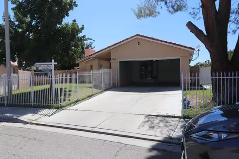 43633 David St, Lancaster, CA 93535 photo 2