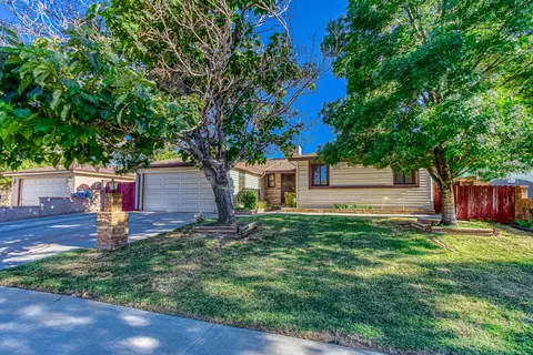 1424 Kettering St W, Lancaster, CA 93534 photo 1