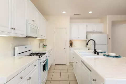 45526 Stanridge Ave, Lancaster, CA 93535 photo 11