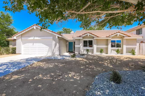 38614 28th St E, Palmdale, CA 93550 photo 2