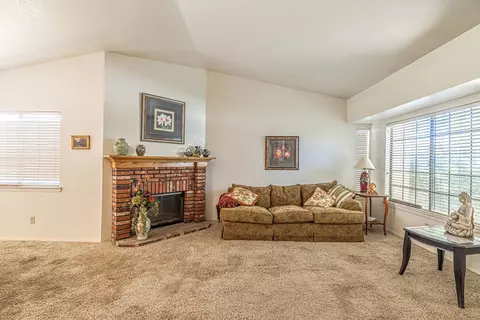 3115 Softwood Ct, Lancaster, CA 93536 photo 7