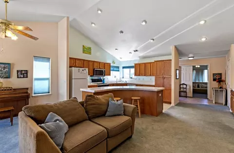21276 White Pine Dr #SPC 59, Tehachapi, CA 93561 photo 4