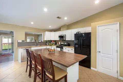 44113 Kirkland Avenue Ave, Lancaster, CA 93535 photo 3