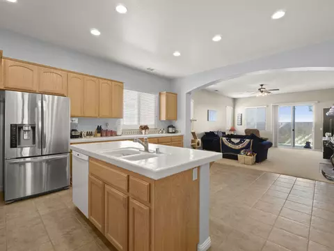 5723 Vahan Ct, Lancaster, CA 93536 photo 7