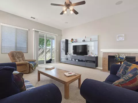 5723 Vahan Ct, Lancaster, CA 93536 photo 9
