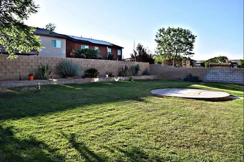 43805 Sondi Dr, Lancaster, CA 93536 photo 4