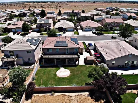43805 Sondi Dr, Lancaster, CA 93536 photo 3