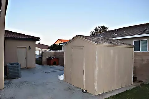 43805 Sondi Dr, Lancaster, CA 93536 photo 5
