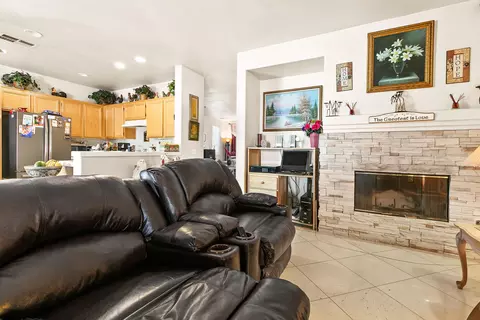 38113 Mentor Ct, Palmdale, CA 93550 photo 9