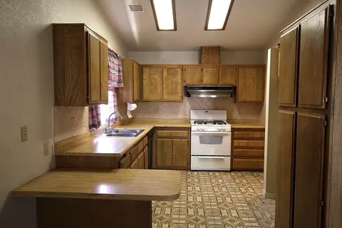 14319 Winchester Dr, Mojave, CA 93501 photo 5