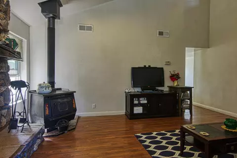 22421 Mccarthy Dr, Tehachapi, CA 93561 photo 6