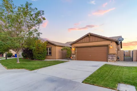 3220 James Ct, Lancaster, CA 93535 photo 2