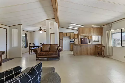 9040 W 60th St, Mojave, CA 93501 photo 6