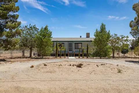 9040 W 60th St, Mojave, CA 93501 photo 3