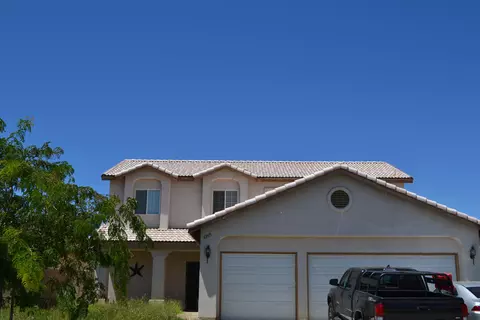 43915 Sandstarr Ct, Lancaster, CA 93535 photo 2