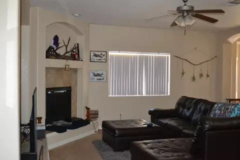 43915 Sandstarr Ct, Lancaster, CA 93535 photo 6
