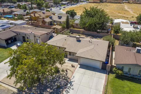 240 E Ave J 12, Lancaster, CA 93535 photo 4