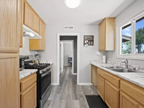 240 E Ave J 12, Lancaster, CA 93535 photo 11