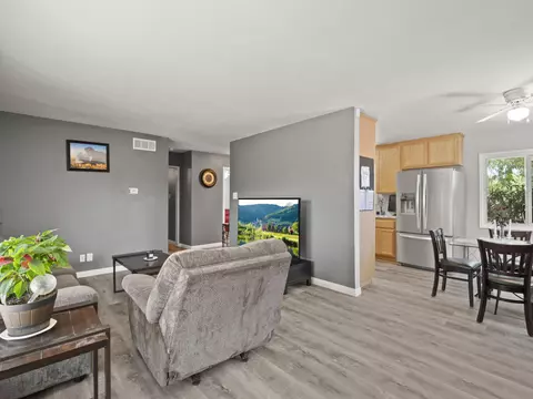 240 E Ave J 12, Lancaster, CA 93535 photo 8