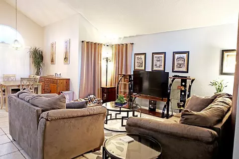 1836 Sierra View Ave, Lancaster, CA 93535 photo 2