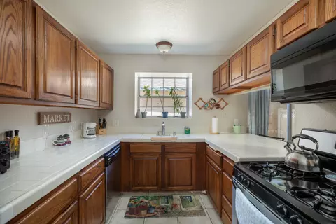 43661 Park Ave, Lancaster, CA 93534 photo 10