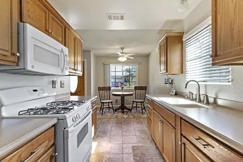 6806 Agave St, Lancaster, CA 93536 photo 7