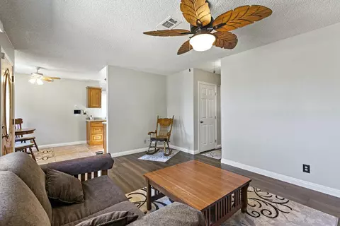 6806 Agave St, Lancaster, CA 93536 photo 5