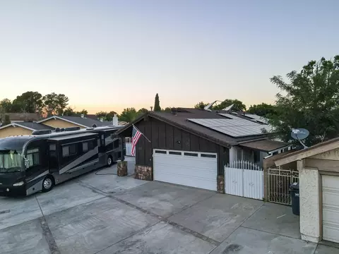 1213 Caperton St, Lancaster, CA 93535 photo 2