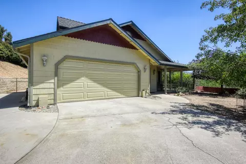 29720 Lower Valley Rd N, Tehachapi, CA 93561 photo 2