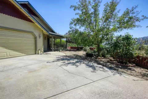 29720 Lower Valley Rd N, Tehachapi, CA 93561 photo 3