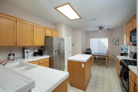 45636 Knightsbridge St, Lancaster, CA 93534 photo 8