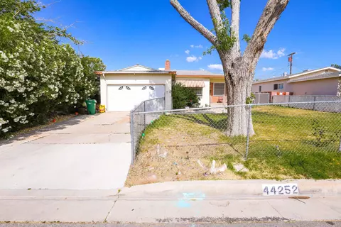 44252 Foxton Ave, Lancaster, CA 93535 photo 1
