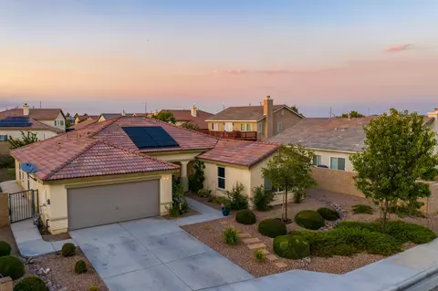 3029 Garnet Ln, Lancaster, CA 93535 photo 2