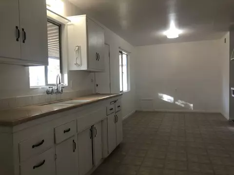 3153 Milton Dr, Mojave, CA 93501 photo 7