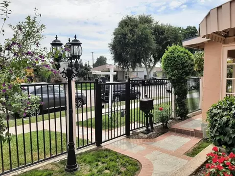 145 E Scott St, Long Beach, CA 90805 photo 2