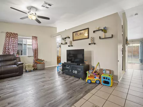2103 E Oldfield St, Lancaster, CA 93535 photo 4