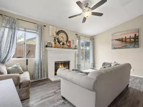 2103 E Oldfield St, Lancaster, CA 93535 photo 7