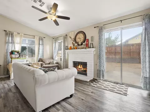 2103 E Oldfield St, Lancaster, CA 93535 photo 9