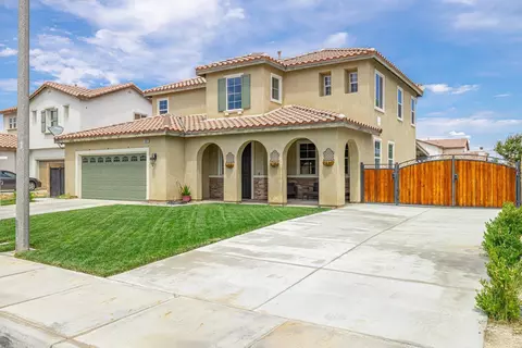 3045 Albret St, Lancaster, CA 93536 photo 2