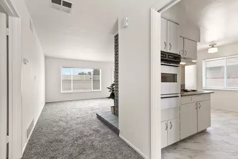 44615 2nd St E, Lancaster, CA 93535 photo 3