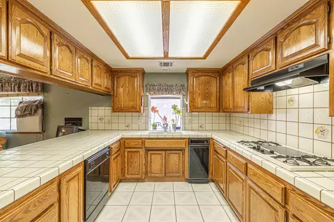 1342 Caren Ct, Lancaster, CA 93534 photo 8