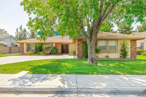 1342 Caren Ct, Lancaster, CA 93534 photo 1