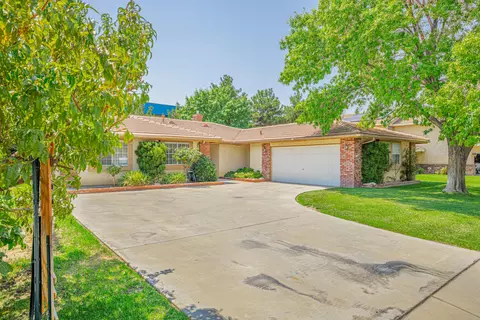 1342 Caren Ct, Lancaster, CA 93534 photo 3