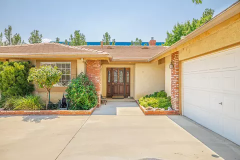 1342 Caren Ct, Lancaster, CA 93534 photo 4