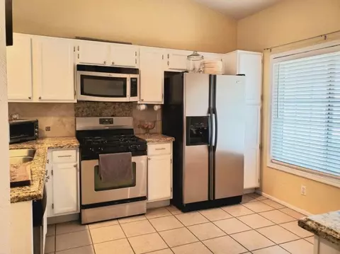 6245 Golding Dr, Lancaster, CA 93536 photo 8