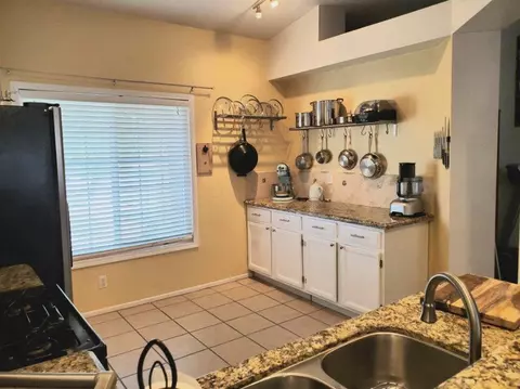 6245 Golding Dr, Lancaster, CA 93536 photo 10