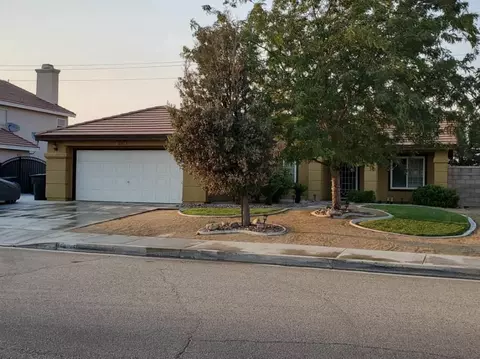 6245 Golding Dr, Lancaster, CA 93536 photo 1