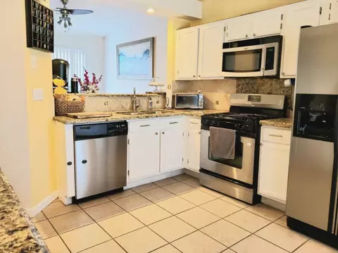 6245 Golding Dr, Lancaster, CA 93536 photo 9